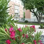 ラグジュアリー ハウス