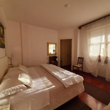 Bed & Breakfast Luxury House