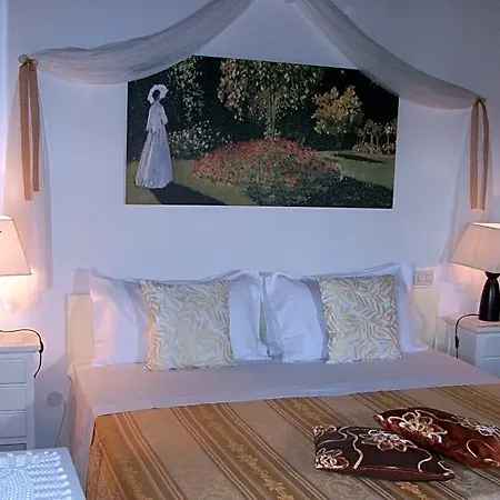 Luxury House Bed & Breakfast 3*