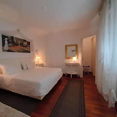 Panzió Luxury House 3*