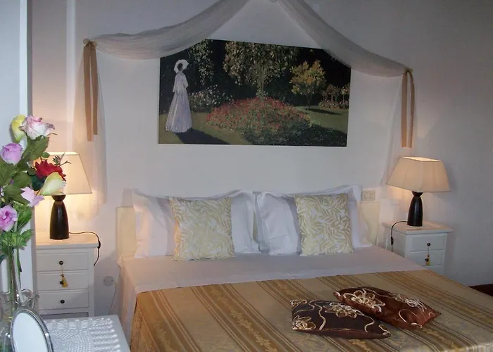 فندق مبيت وإفطار Luxury House 3*