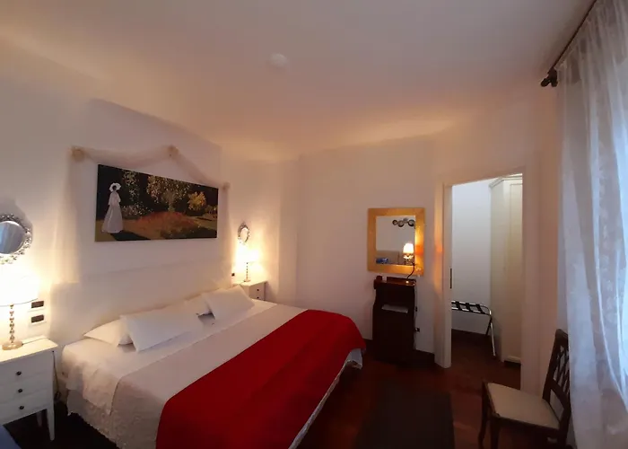 Luxury House Bed & Breakfast 3*